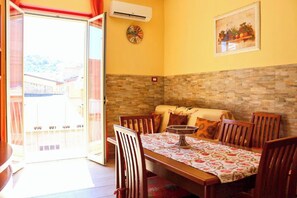 Departamento clásico, balcón | Restaurantes