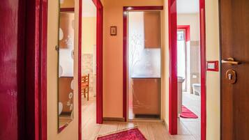 Appartamento Basic, balcone | Interni