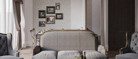 Svit Grand - utsikt mot staden | Värdeförvaringsskåp på rummet, skrivbord och mörkläggningsgardiner
