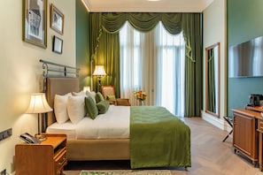 Deluxe Double Room | In-room safe, desk, blackout curtains, iron/ironing board - Hayasa Hotel Old Yerevan (Yerevan)