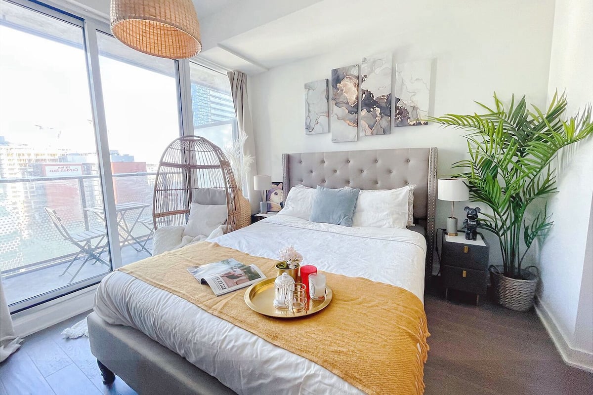 Deluxe Suite, Non Smoking, City View | Desk, laptop workspace, free WiFi