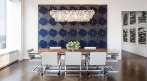 In-room dining - The Mercer Atelier Entertainment Toronto (Toronto)