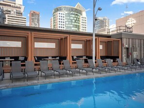 Rooftop pool - The Mercer Atelier Entertainment Toronto (Toronto)