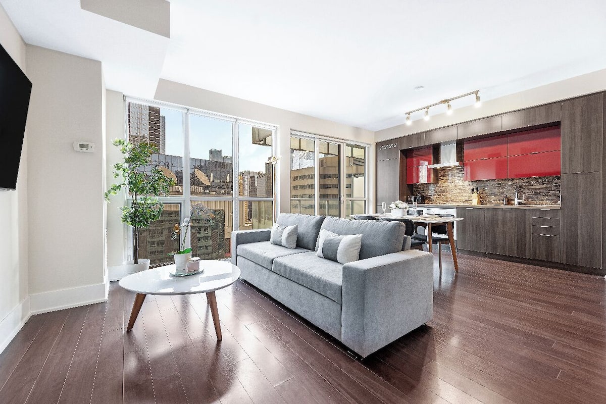 Executive Suite, Non Smoking, City View | Living area