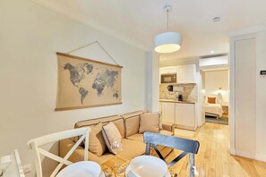 TV, offices - Charming apartment with AC Center of Paris (Paris)