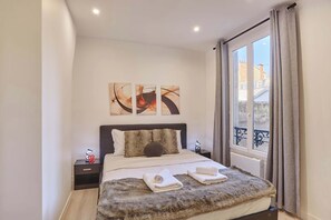 1 chambre, bureau, fer et planche à repasser, Wi-Fi
