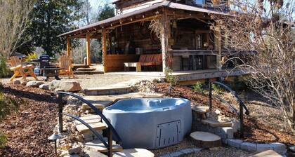 Charming Historic Tobacco Barn Serene w/Hot Tub