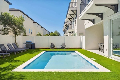 Hidden Palms 7BR W Poll Billiard and Near Beach