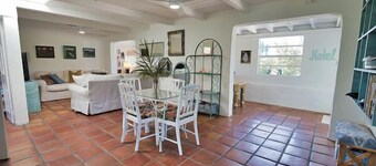 Pet Friendly Firepit Minutes to Beach Sleeps 6