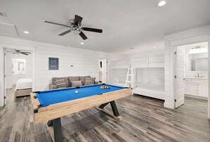 House - Modern 3-story Beach House W Poll and Billiard (Miramar Beach)