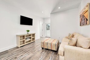 House - Modern 3-story Beach House W Poll and Billiard (Miramar Beach)