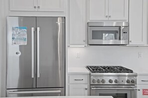 House - 3-story Comfortable Home Near the Beach (Miramar Beach)