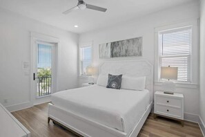 House - 3-story Comfortable Home Near the Beach (Miramar Beach)