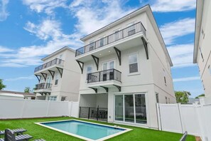 House - 3-story Comfortable Home Near the Beach (Miramar Beach)