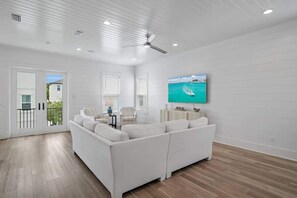 House - 3-story Comfortable Home Near the Beach (Miramar Beach)