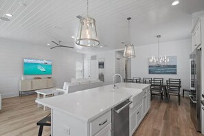 House - 3-story Comfortable Home Near the Beach (Miramar Beach)