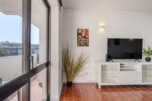 Interior - #333 2BR for Families | Central Location (Albufeira)