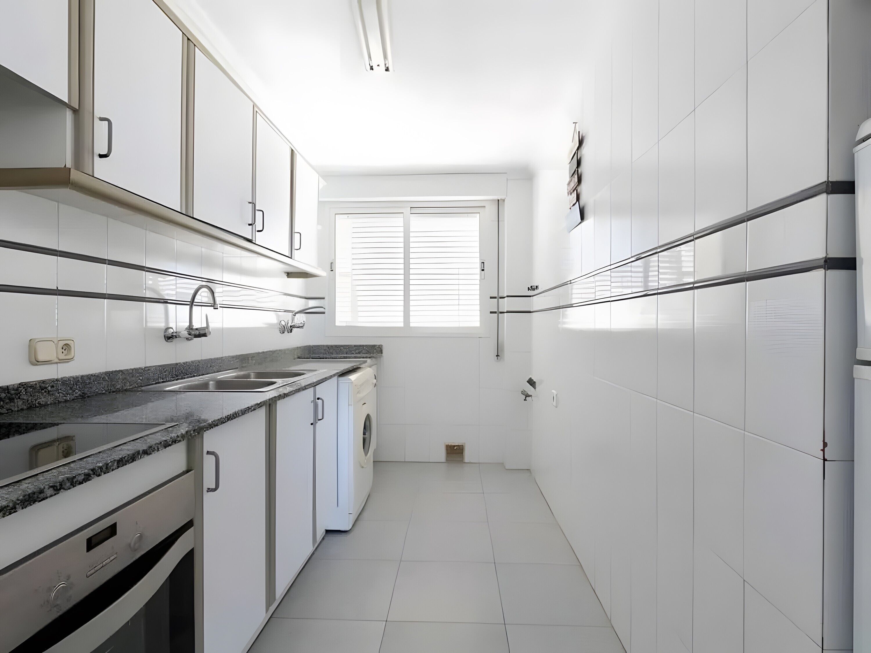 雪櫃、微波爐、焗爐、爐具