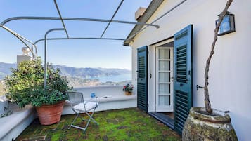 Villa, 4 Schlafzimmer, Raucher, eigener Pool | Terrasse/Patio