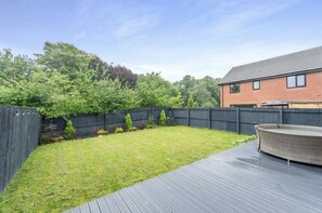 Tina de hidromasaje al aire libre