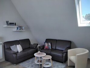 TV - Holiday Home “Haus Andrea” with Wi-Fi (Norderney)