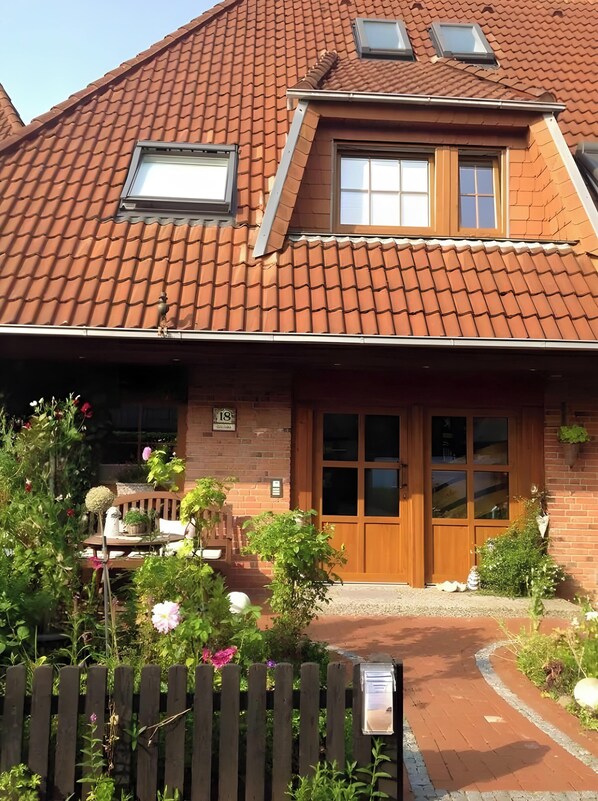 Exterior - Holiday Home “Haus Andrea” with Wi-Fi (Norderney)