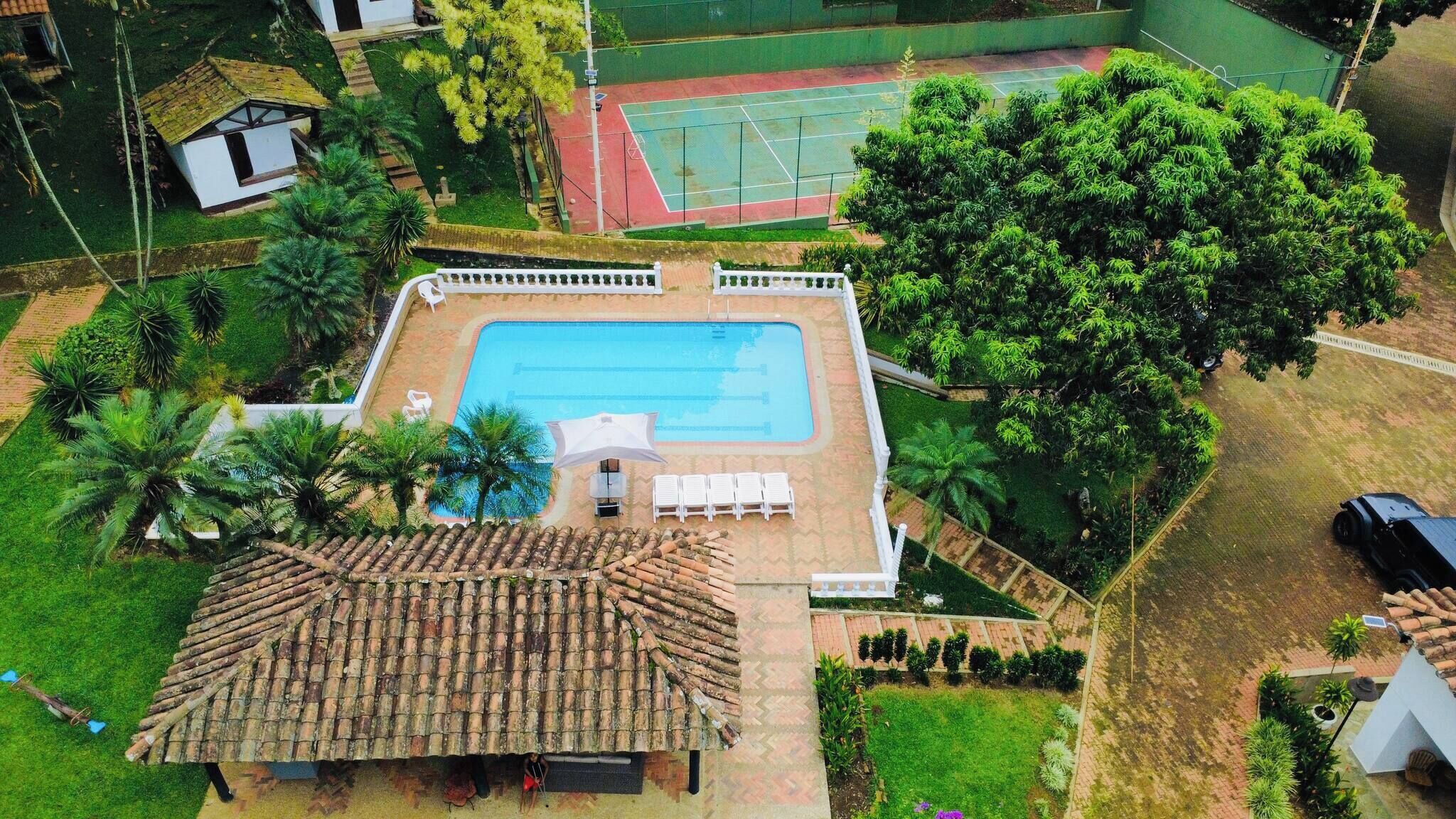 Villa, varias habitaciones, accesible para personas con discapacidad, fumadores | Piscina | Una piscina al aire libre