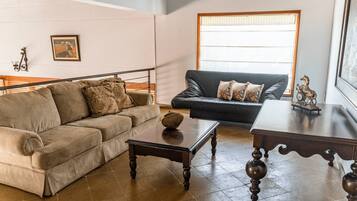 Villa, Multiple Bedrooms, Accessible, Smoking | Living area