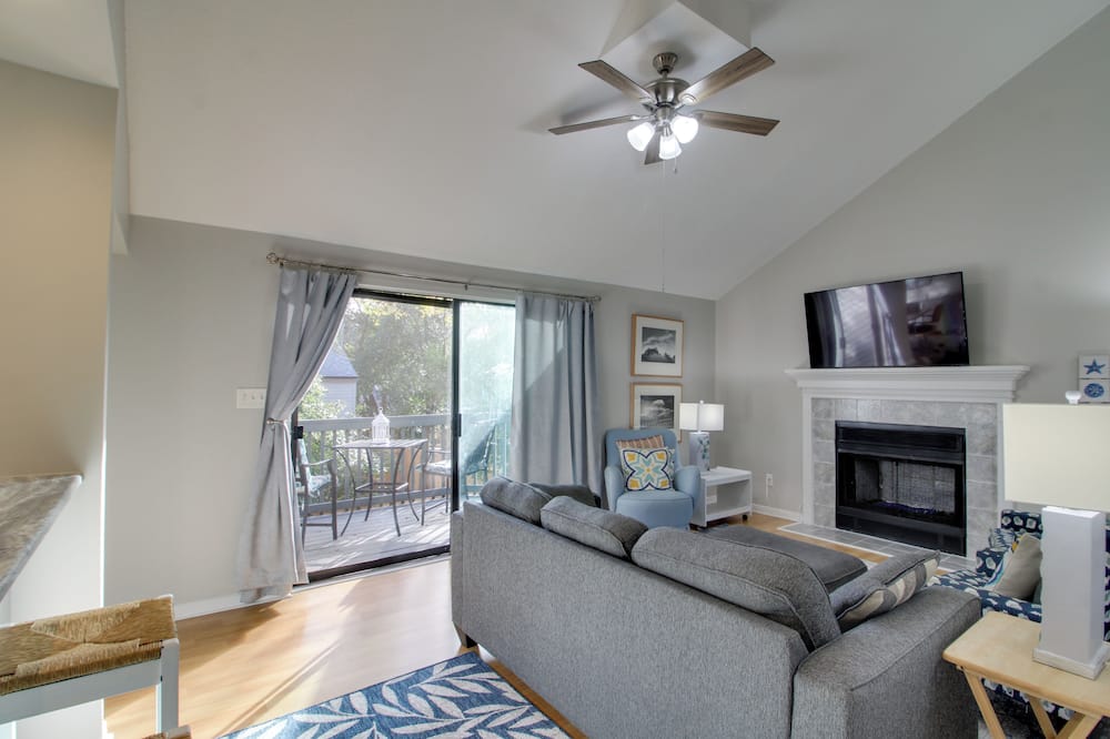Sun, Surf & Sand in Fort Walton Beach! Cozy Condo - Shalimar, FL