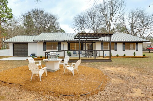 Hike, Fish & Swim: Nat'l Forest Home in Crockett
