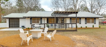 Hike, Fish & Swim: Nat'l Forest Home in Crockett