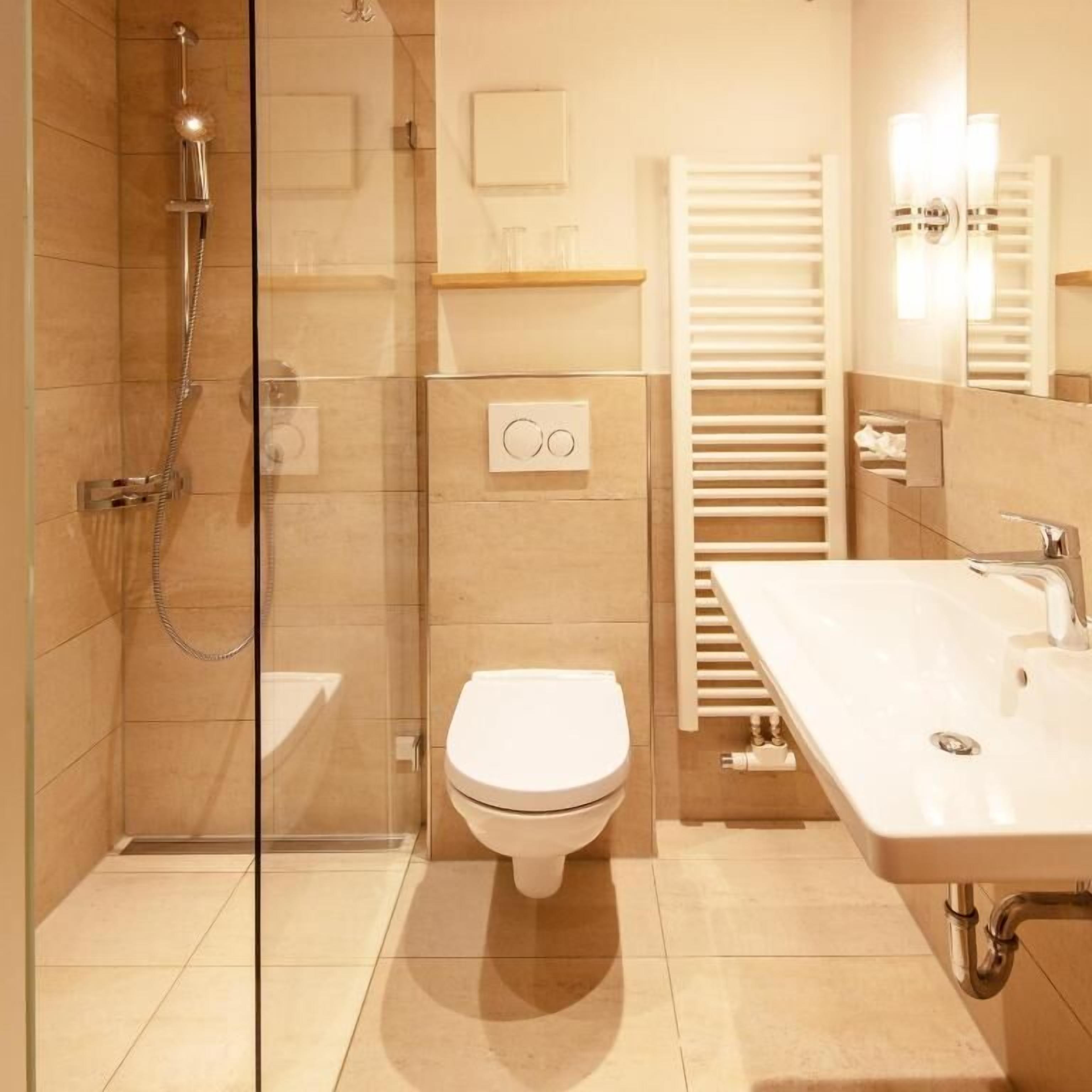Doppelzimmer, Balkon, Gartenblick | Badezimmer | Badewanne, Haartrockner, Hausschuhe, Handtücher