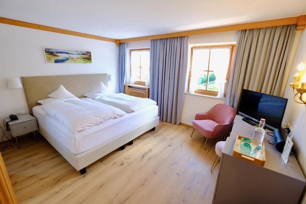 Comfort Double Room, Mountain View | In-room safe, blackout drapes, soundproofing, iron/ironing board