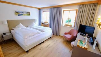 Comfort Double Room, Mountain View | In-room safe, blackout drapes, soundproofing, iron/ironing board