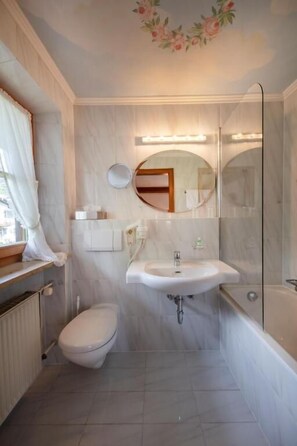 Comfort Single Room | Bathroom - Ziegleder Hotel und Beautyfarm (Rottach-Egern)