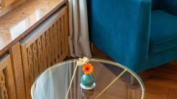 Junior Suite, Garden View | In-room safe, blackout drapes, soundproofing, iron/ironing board