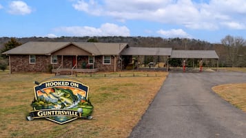 House (3 Bedrooms) | Front of property