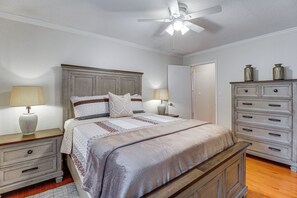 House (3 Bedrooms) | Interior - Spacious Fishing Getaway by Lake Guntersville! (Scottsboro)
