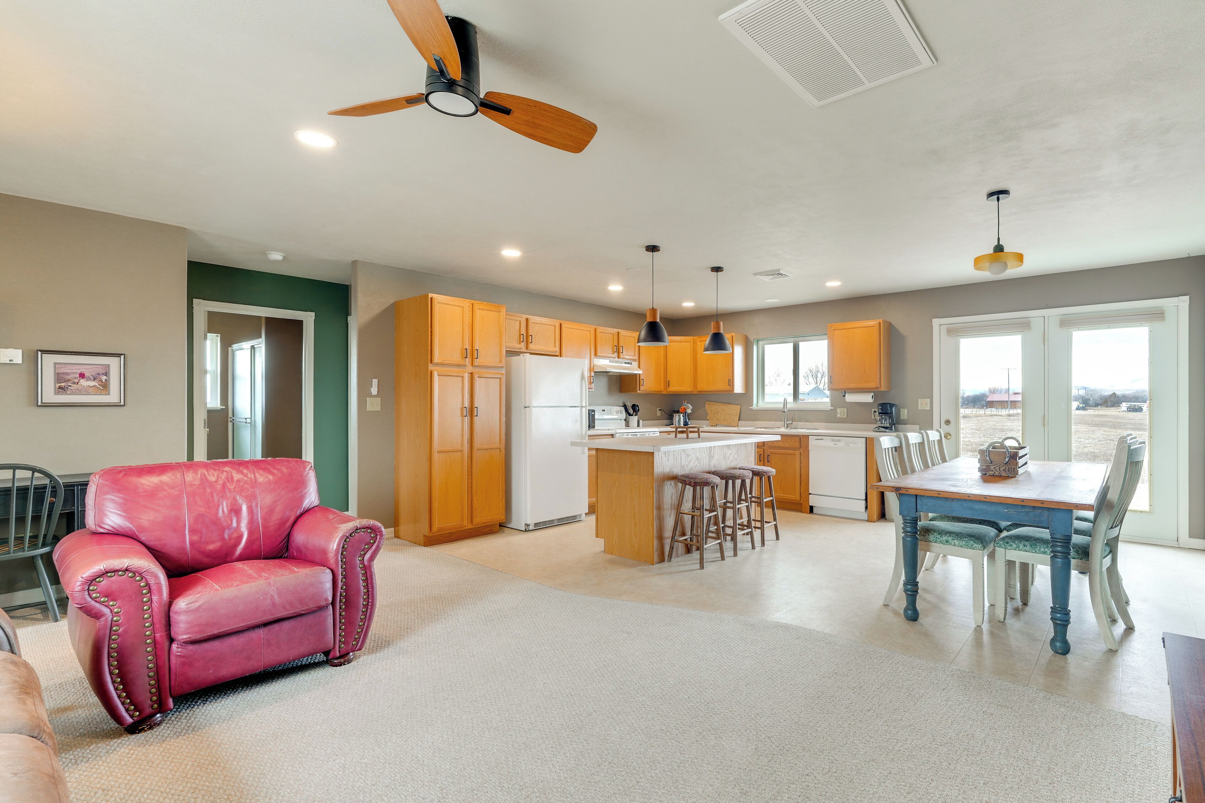 House (2 Bedrooms) | Interior