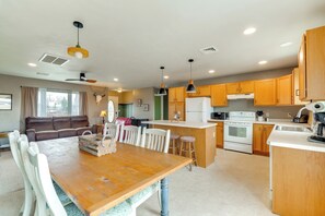 House (2 Bedrooms) | Interior
