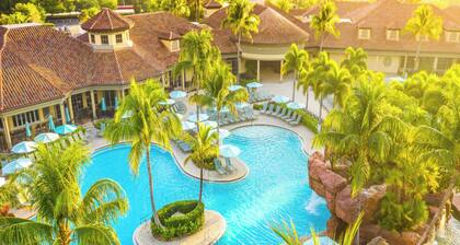 Luxury Waterfront Living! Naples Resort Condo