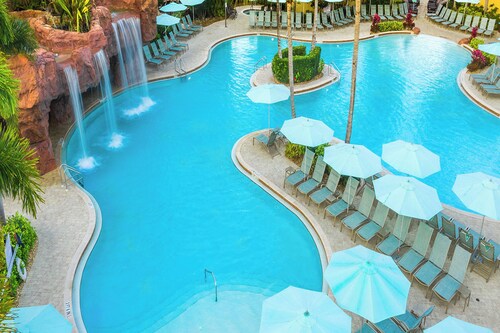 Luxury Waterfront Living! Naples Resort Condo