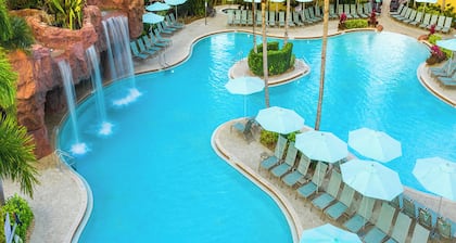 Luxury Waterfront Living! Naples Resort Condo