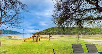 'tin Star' Waterside Possum Kingdom Lake Retreat