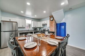 House (4 Bedrooms) | Interior - Gateway to Mammoth Cave! Hike, Bike & Explore (Horse Cave)