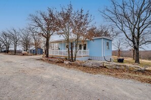 Apartment (0 Bedroom) | Interior - Peace & Relaxation at Texas Countryside Tiny Home (Bowie)