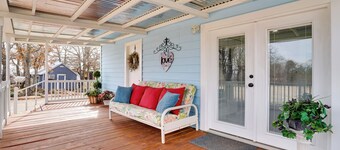 Peace & Relaxation at Texas Countryside Tiny Home