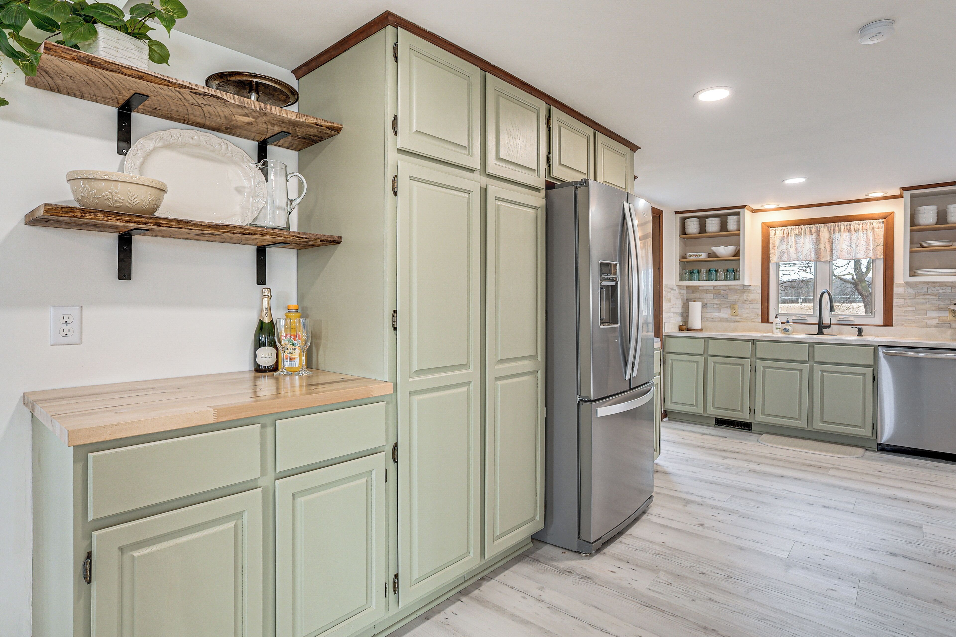 House (5 Bedrooms) | Interior