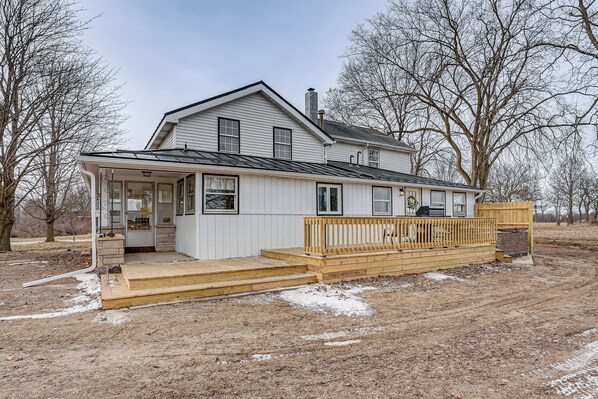 House (5 Bedrooms) | Front of property - Bridal Parties Welcome! Spacious Home in Athens (Athens)