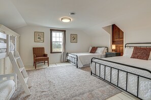 House (5 Bedrooms) | Interior - Bridal Parties Welcome! Spacious Home in Athens (Athens)